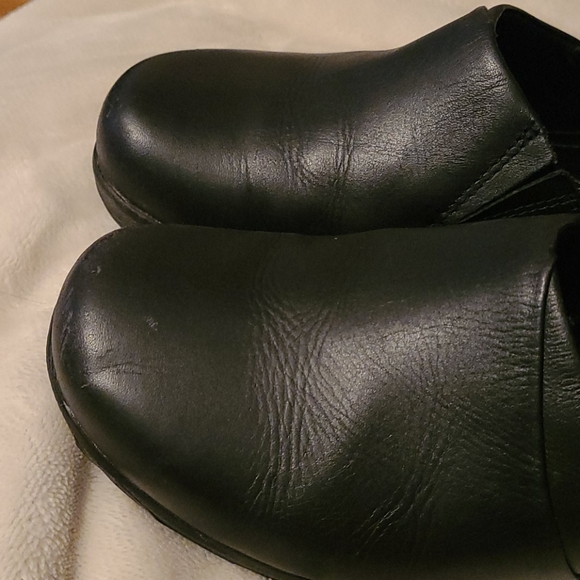 Keen Nursing Shoes - Picture 8 of 9